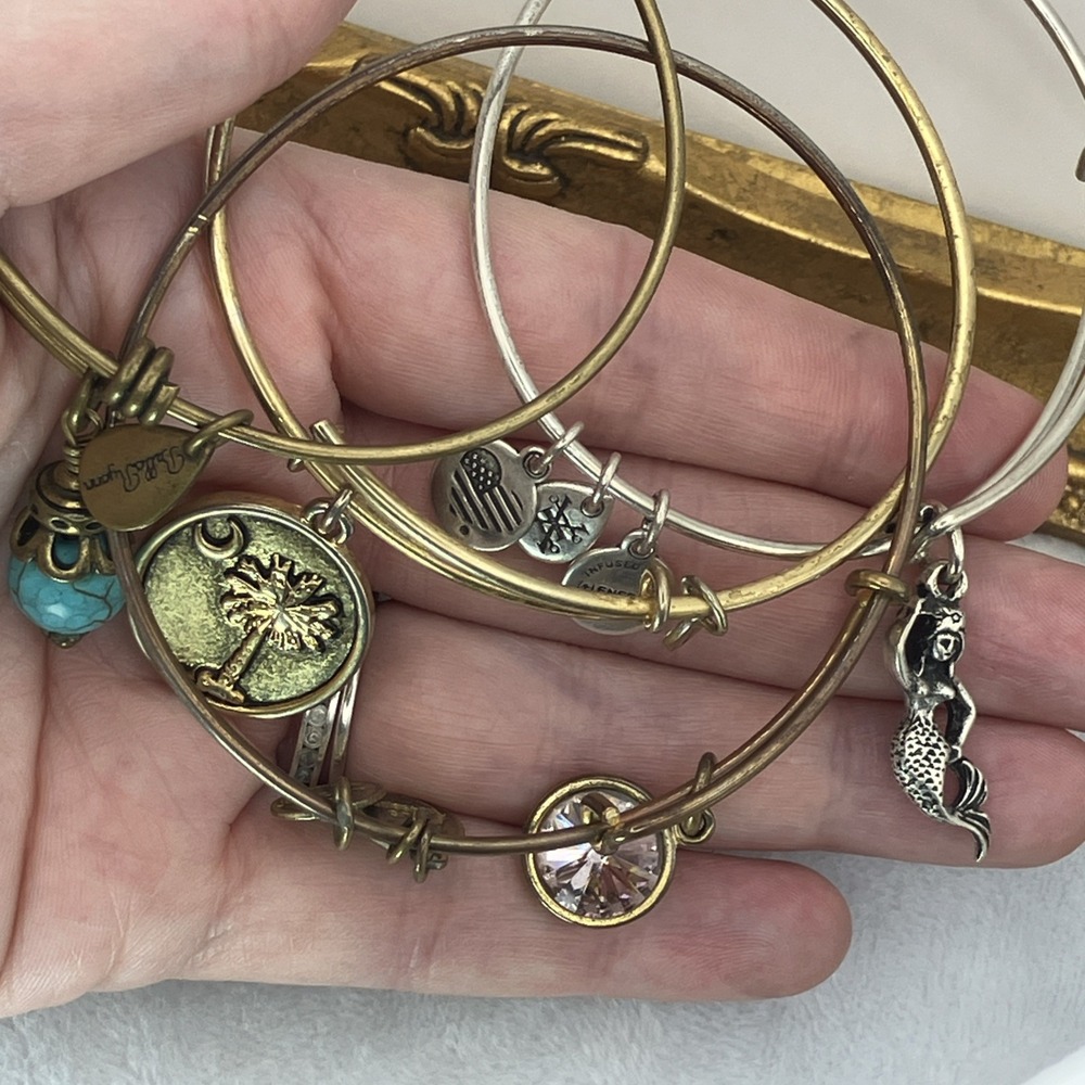 Lot of 4 Stackable Wire Bangle Charm Bracelets Variety SC Coastal Chic Nautical